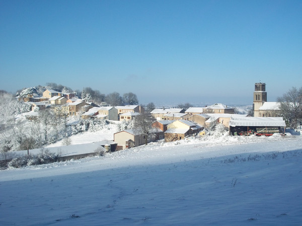 Le village sous la neige